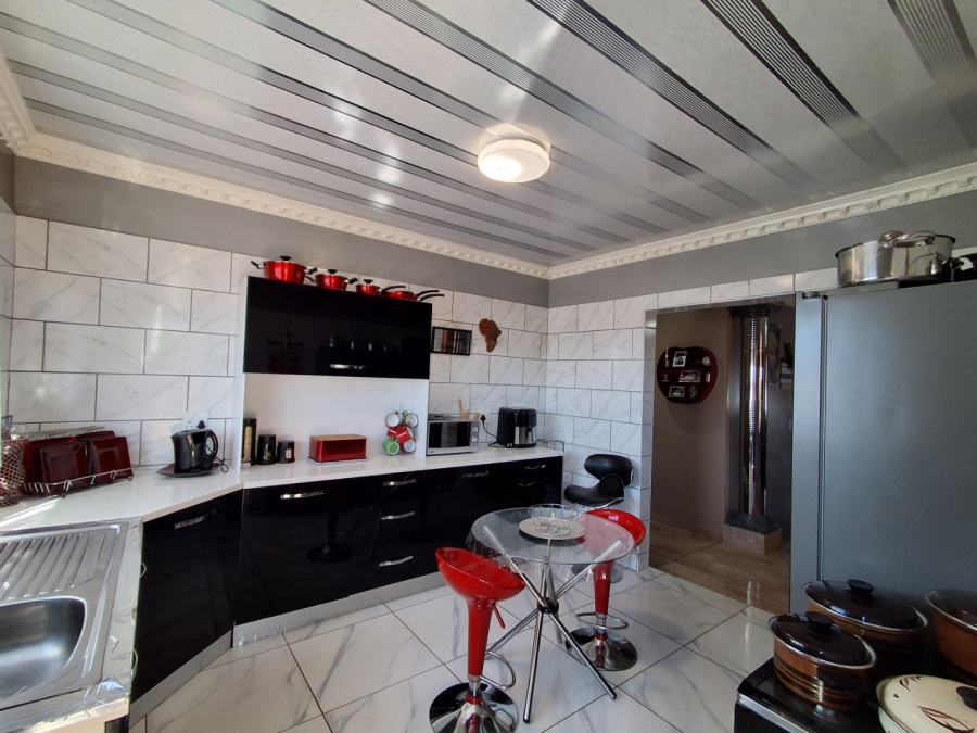 3 Bedroom Property for Sale in Ikageng North West